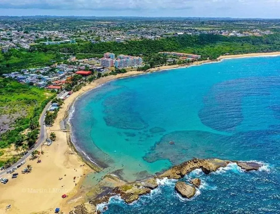 Montones Beach Studio B-3 Isabela Apartment